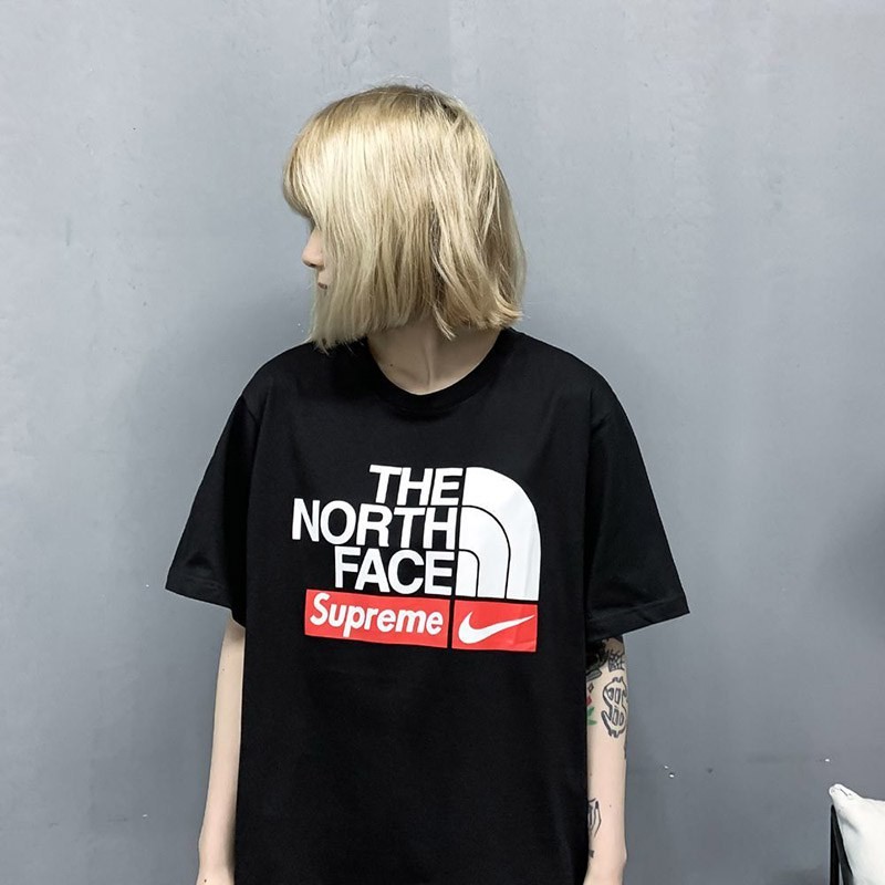 入手困難 シュプリーム xノースフェイス x ナイキ コラボ★スペシャルロゴTシャツ Nom85360
